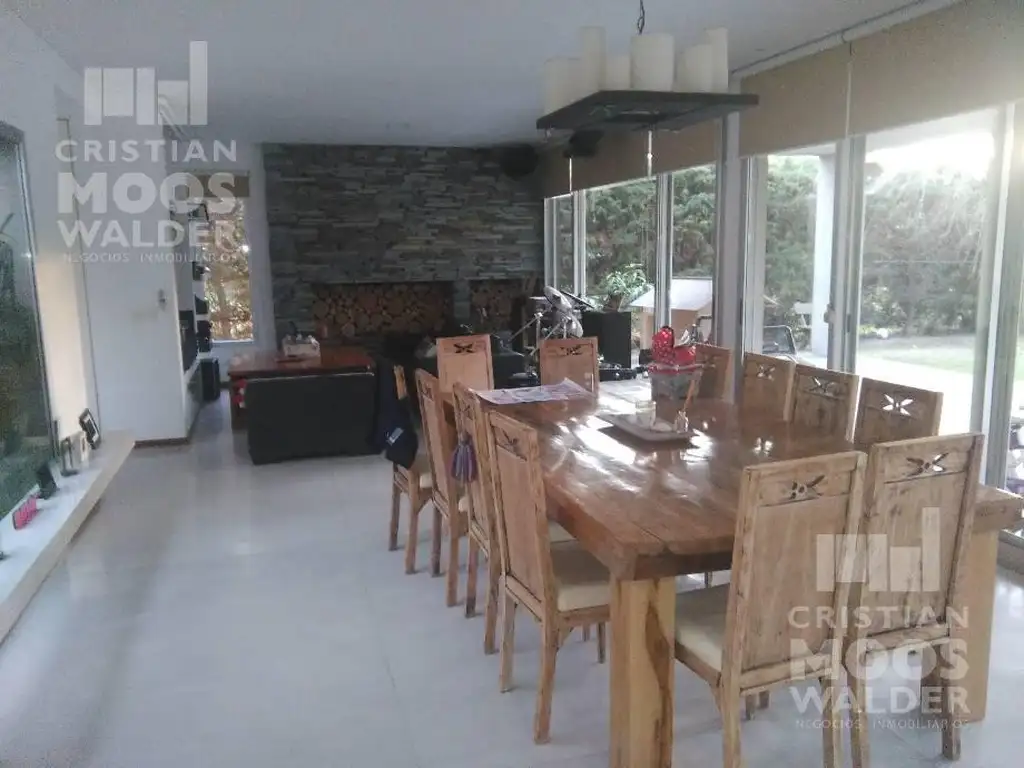 Casa en Venta - 3 dormitorios - USD 490.000