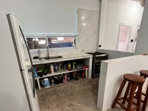 Departamento tipo casa al frente con cochera.