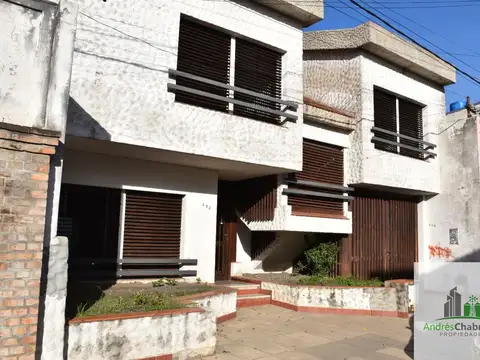 Casa en venta c/ cochera en Concordia