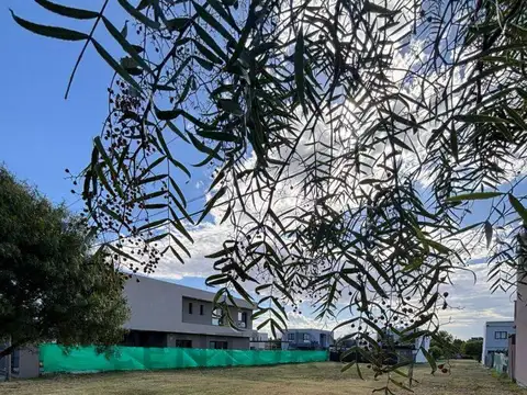 489 entre 133 Y 134  LOTE EN VENTA GONNET