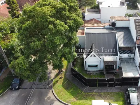 Casa en venta 5 ambientes Castelar