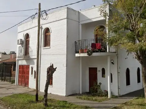 APTA CREDITO! Amplia y cómoda Casa.