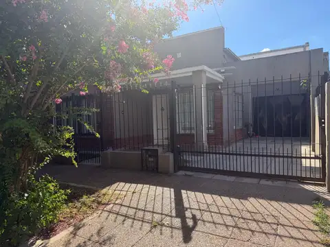 CASA EN VENTA EN BARRIO EL QUINTO