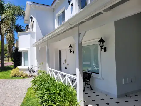 Casa en Alquiler de 3 dormitorios