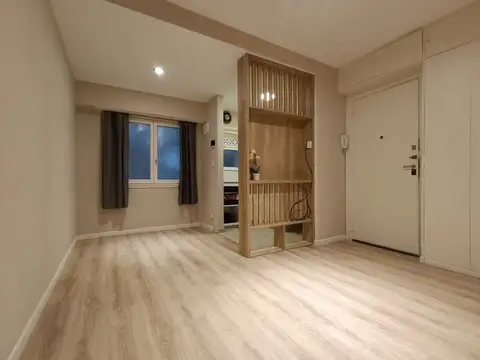 Venta depto 2 ambientes reciclado frente Pza Mitre