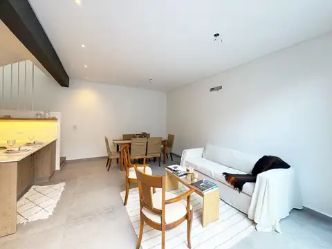 Balcarce  al 1300 - Casa PH 3 dormitorios con patio