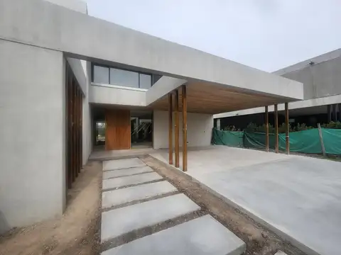 Venta Casa a estrenar en Vida Barrio Cerrado Funes
