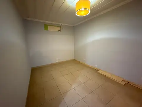 Depto Tipo Casa en Alquiler con 1 cocheras