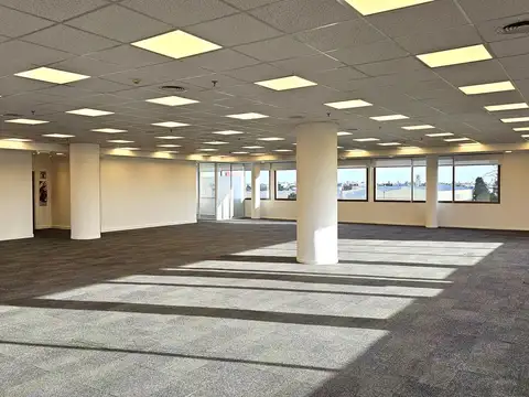 Oficina en Alquiler con 34 cocheras
