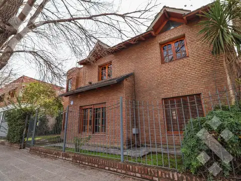 Alquiler casa 3 dormitorios calle Alem Cipolletti Rio Negro 1808