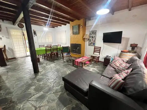 Casa en Venta con 3 cocheras