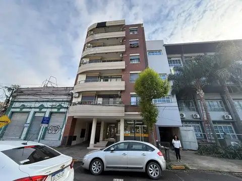 Alquiler departamento en Santa Fe Capital, frente a plaza España