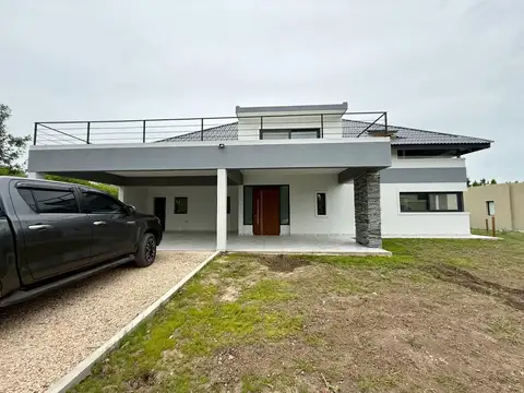 Casa A Estrenar Altos De Manzanares - Pilar