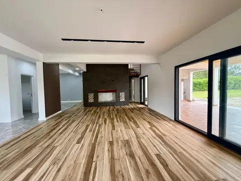 Casa 6 ambientes con 4 baños