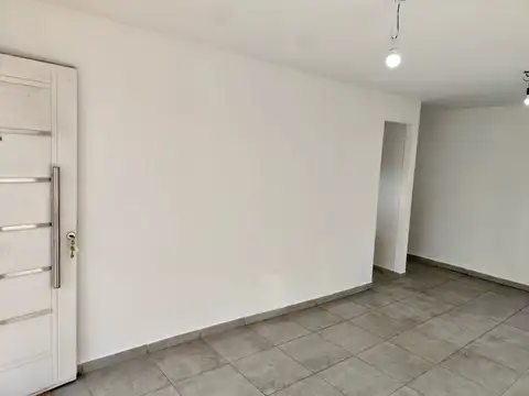 Casa en Alquiler con 1 cochera