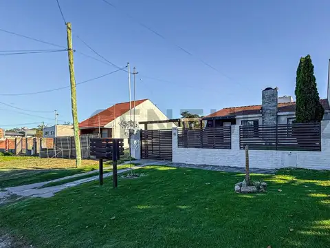 VENTA CASA 3 AMBIENTES CON COCHERA PUNTA MOGOTES APTO CREDITO