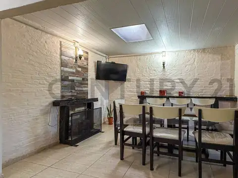 Casa en Venta con 1 cochera