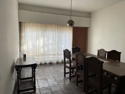 B° PATRIA. CASA 3 DORM. MAS DEPTO 2 DORM. COCHERA, PATIO