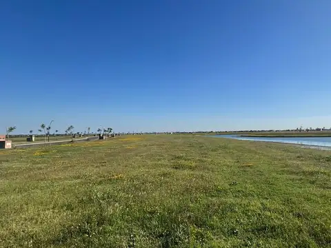 LOTE AL AGUA EN PUERTOS AMARRAS II  FINANCIADO