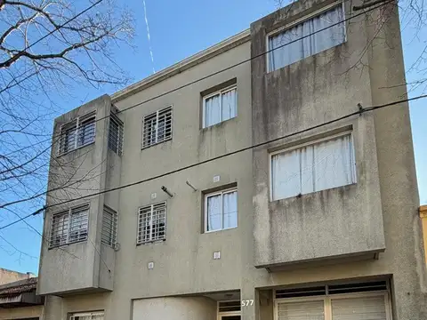 Departamento de 2 dormitorios en alquiler en La Plata sobre Calle 71 [Cod: 7450-244]