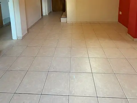 Departamento de 2 dormitorios en alquiler en La Plata sobre Calle 71 [Cod: 7450-244]