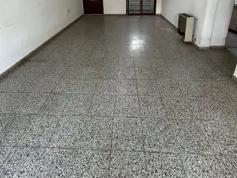 VENTA DPTO. 3 DORM. P.B, PATIO Y ASADOR