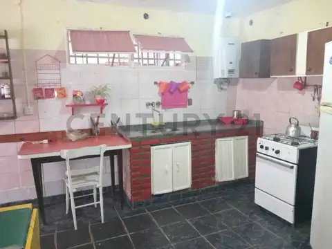 Oficina 6 ambientes con 3 baños