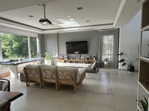 MODERNA CASA EN VENTA BUENOS AIRES VILLAGE