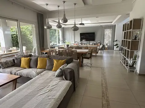 Casa en Venta en Bella Vista, USD 800.000