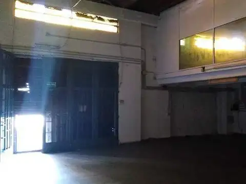 ALQUILO GALPÓN BARRIO OBSERVATORIO SOBRE CALLE MARIANO MORENO