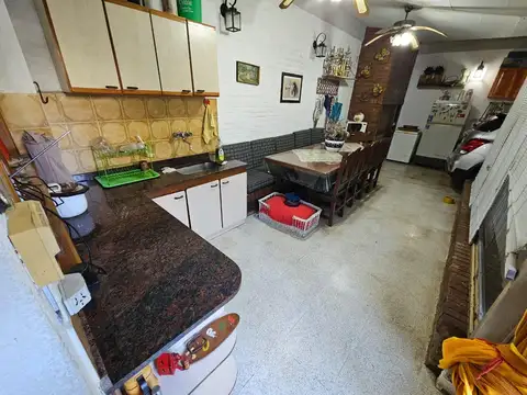 Casa 4 ambientes con 1 baño