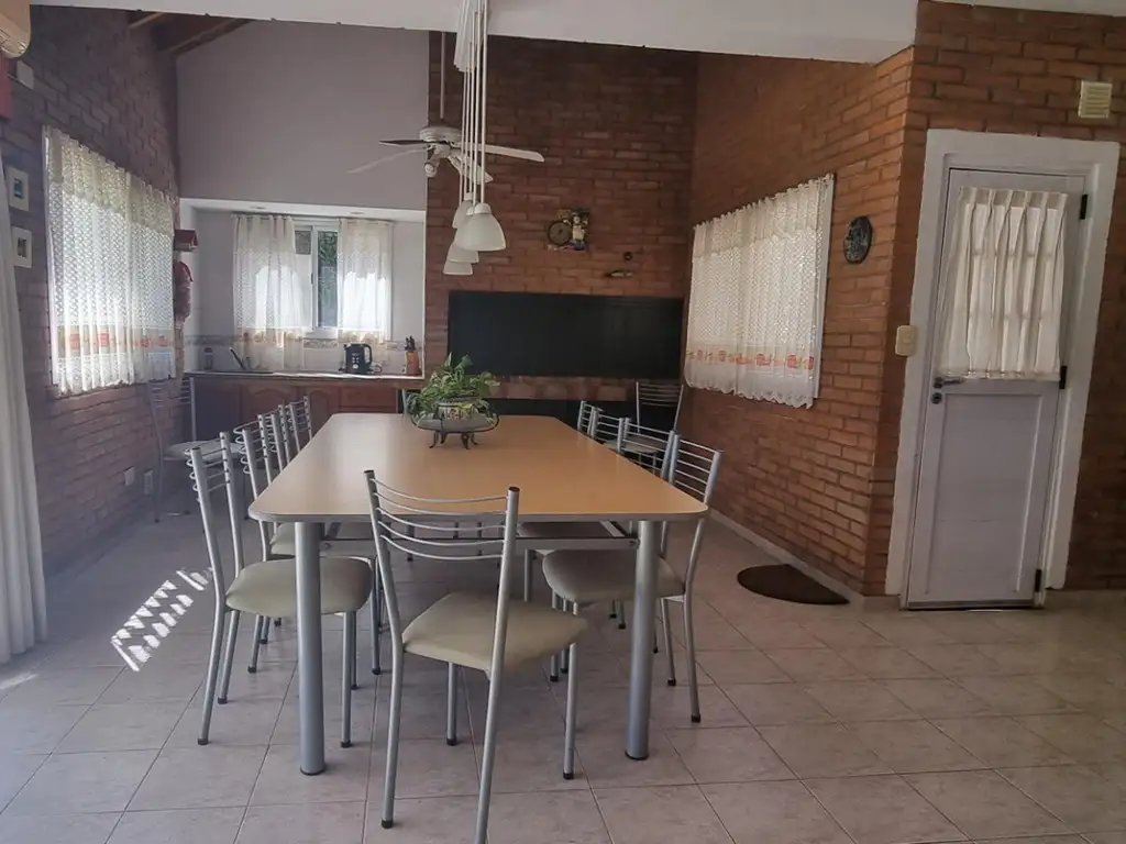 Casa en Campos De Alvarez de 4 dormitorios