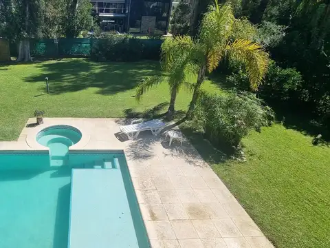 Casa en Alquiler con cochera