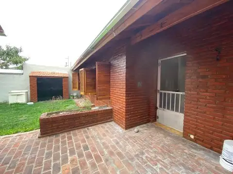 Casa 3 ambientes con 2 baños