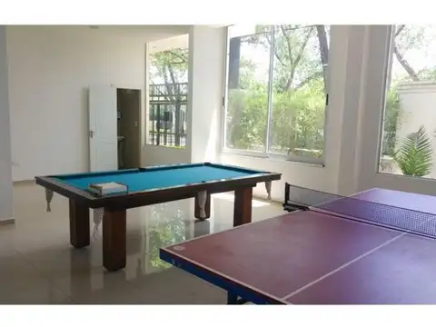 Departamento 8 ambientes con 2 baños