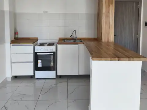 DEPARTAMENTO 2 AMBIENTES CON AMPLIO BALCÓN AL FRENTE – EXCELENTE ESTADO Marconi 571, Piso 2° “A” – Avellaneda