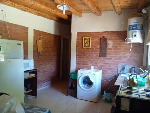 Casa 4 ambientes con 1 baño