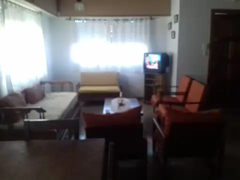 CHALET 3 AMBIENTES EXCELENTE ENTORNO