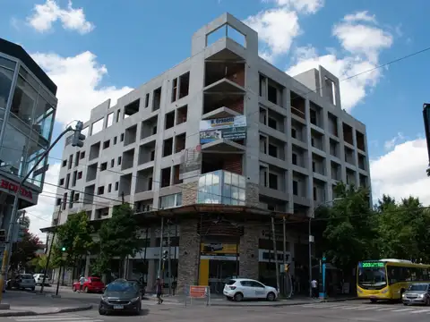 Av. Ricardo Balbin 400, Piso 2