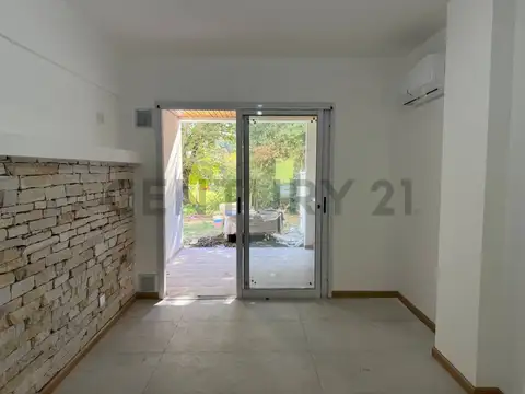 Emilio Mitre 2100, Piso 0