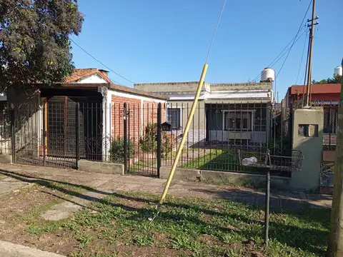 CASA 3 DORMITORIOS VENTA BURZACO CON DEPTO INTERNO