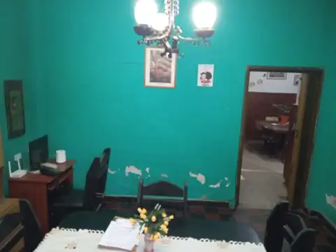 CASA 3 DORMITORIOS VENTA BURZACO CON DEPTO INTERNO