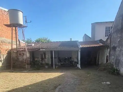 CASA EN VENTA 3 AMBIENTES LLAVALLOL