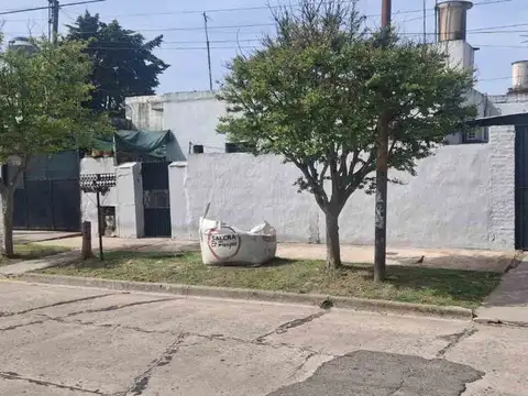 VENTA CASA 3 AMB + DPTO 2 AMB MERLO, GARAGE, PATIO