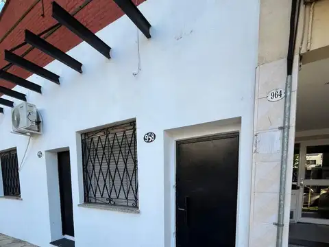 PH 2 AMB  SIN EXPENSAS  PRIMER PISO POR ESCAL CON PATIO Y LAVADERO