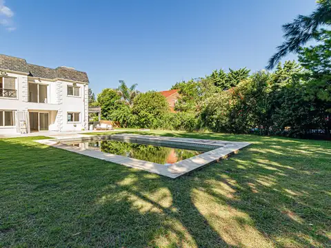 Casa 7 ambientes con 4 baños