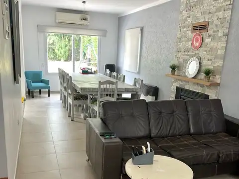 Casa 7 ambientes con 4 baños