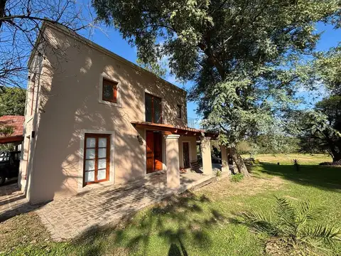 HERMOSA CASA MODERNA EN COUNTRY UBAJAY