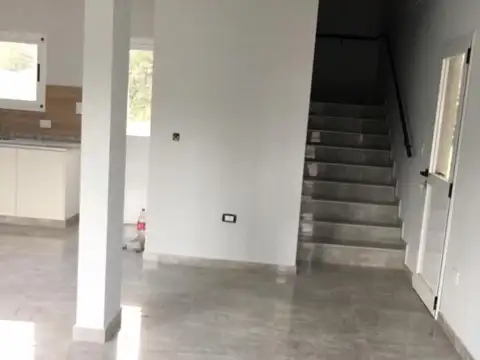 Casa 4 ambientes con 3 baños