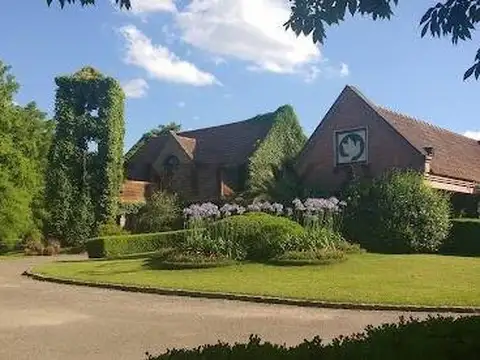 Av. Espora 4700 | Esquina Sarcione Burzaco 4700, Piso 0